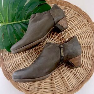 Dansko Debbie Burnished Ankle Boots Side Zipper Taupe Size EU 41 US 10.5-11